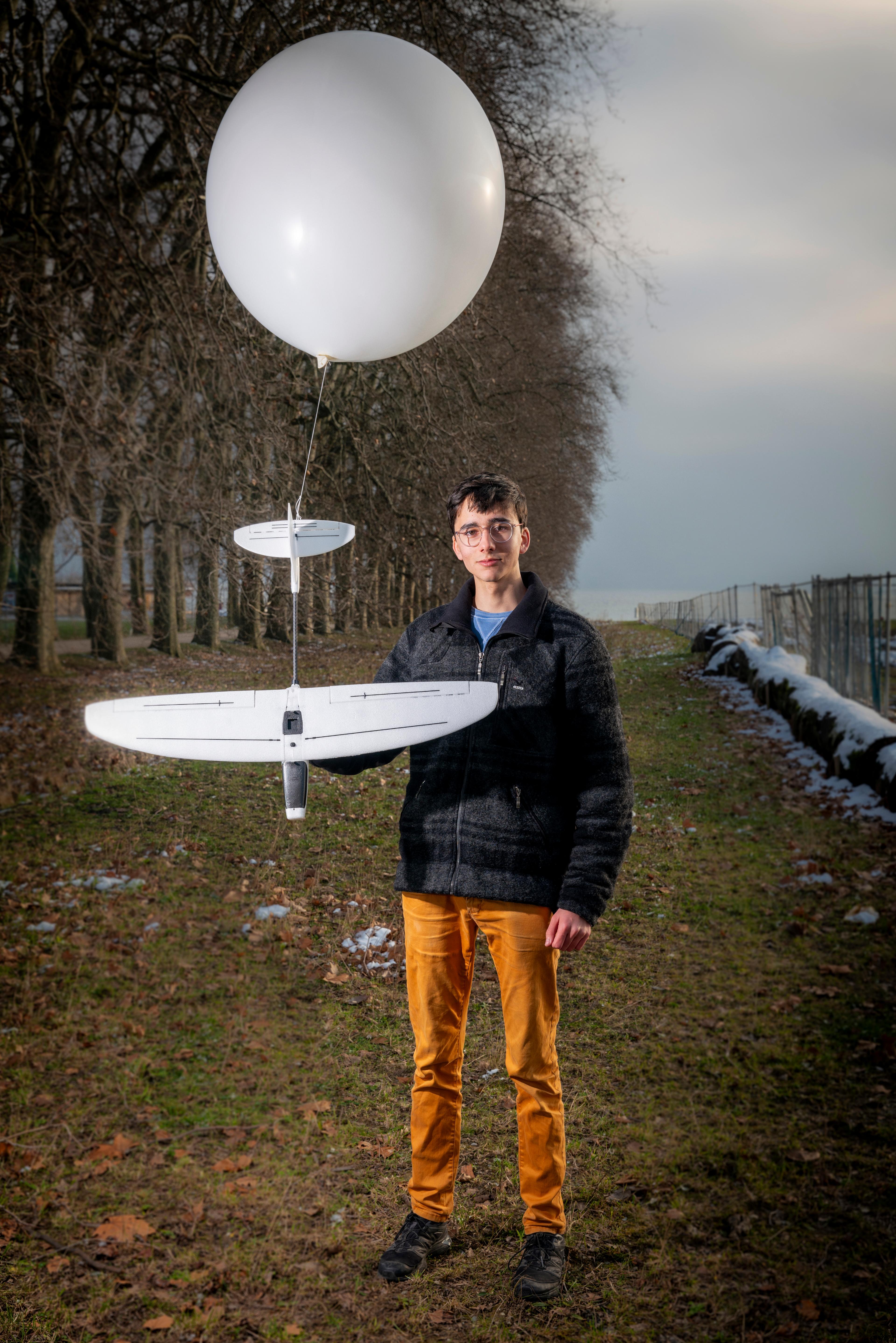 Yohan Hadji with the Meteoglider. Photo by Darrin Vanselow for PME Magazine.
