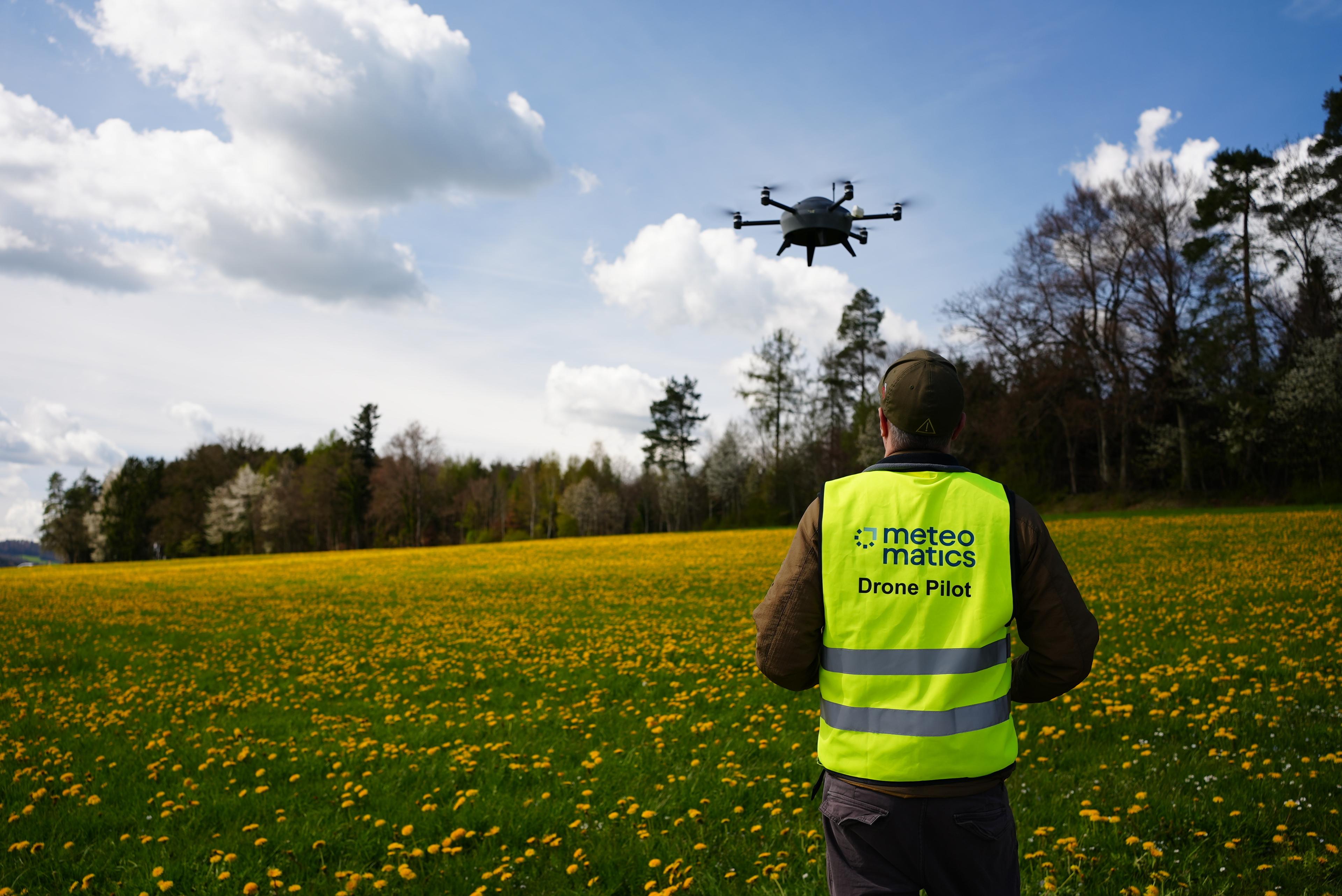Meteodrone flying